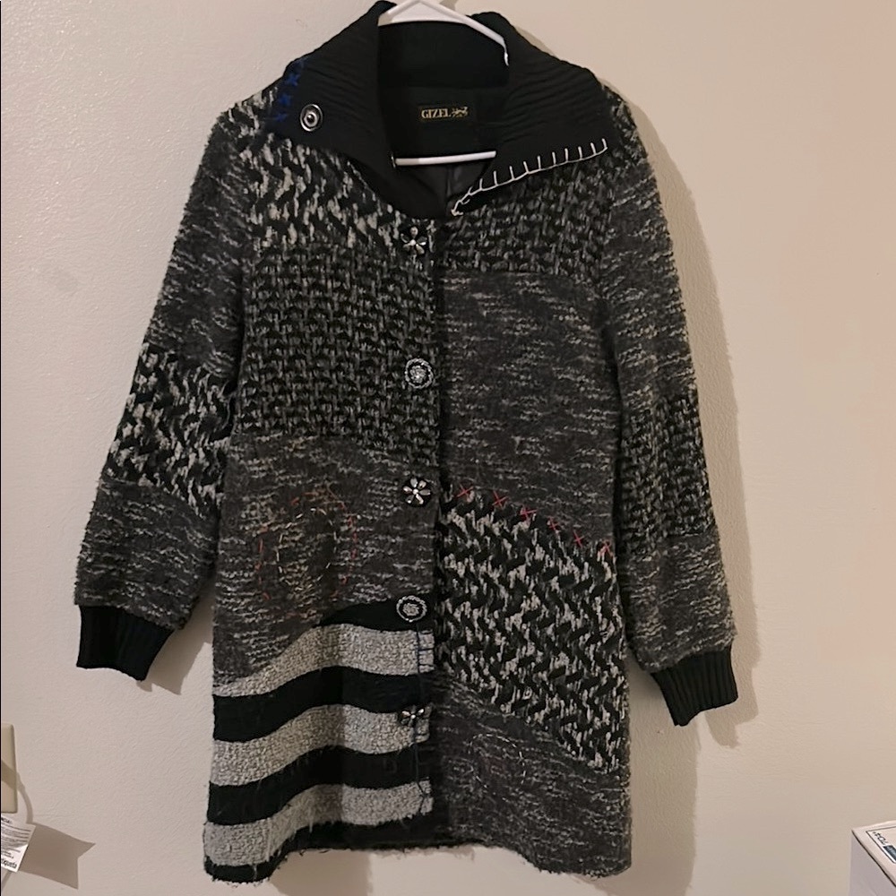 Vintage Gizel Stunning 1X Gray/Black Wool Blend Jeweled Buttons Sweater Coat